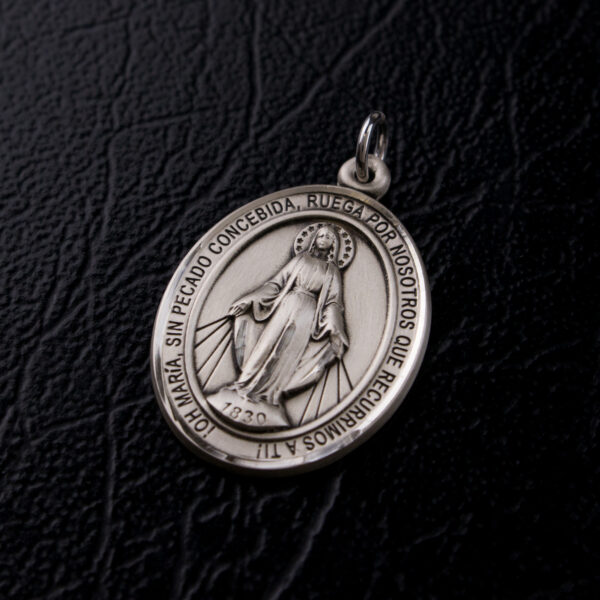 (Spanish item) Small Polished Pewter Miraculous Medal