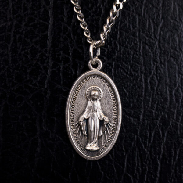 (Spanish item) Pewter Miraculous Medal with long chain