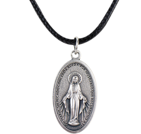 (Spanish item) Faux leather pendant