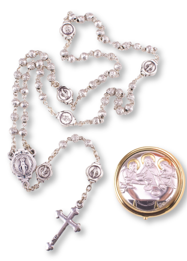(Spanish item) Silver rosary with commemorative box of the Last Supper